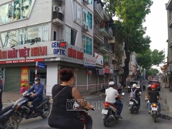 nhieu nguoi dan van ra duong du ha noi dang gian cach dot 3