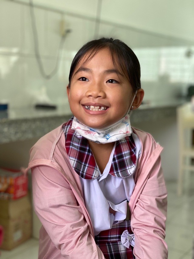 Nhóm thiện nguyện The Future Smiles do Benjamin Lý sáng lập mang nụ cười đến cho 1.000 trẻ em ở Trà Vinh