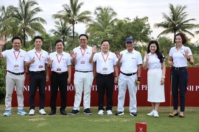 Ngày đầu giải Vô địch Golf Quốc gia 2023: Golfer Nguyễn Đặng Minh chiếm ngôi đầu