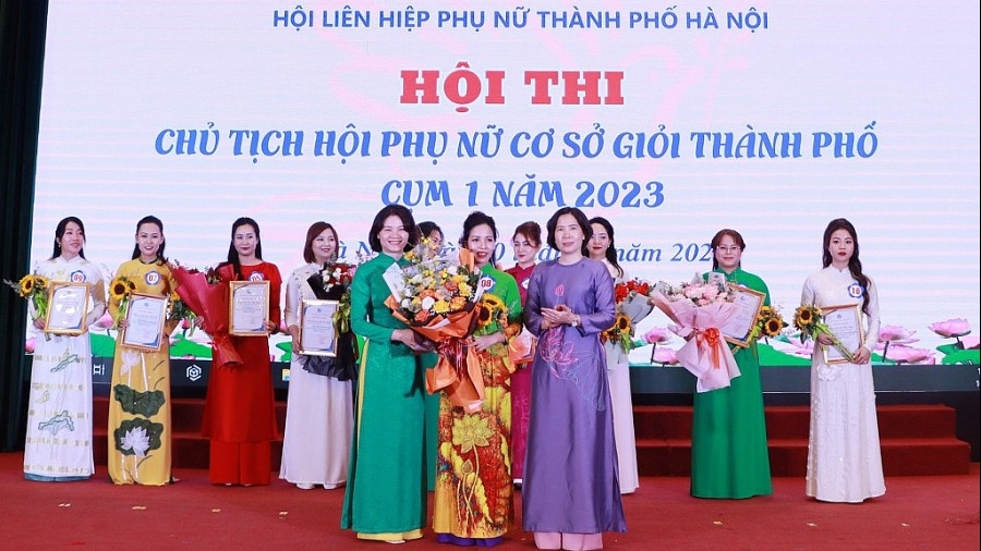 Tôn vinh, biểu dương thành tích của Chủ tịch Hội phụ nữ cơ sở