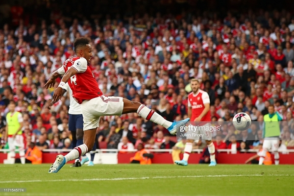 arsenal 2 2 tottenham hap dan kich tinh 4 ban dang cap