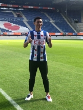Văn Hậu chính thức trở thành tân binh CLB SC Heerenveen với số áo 15