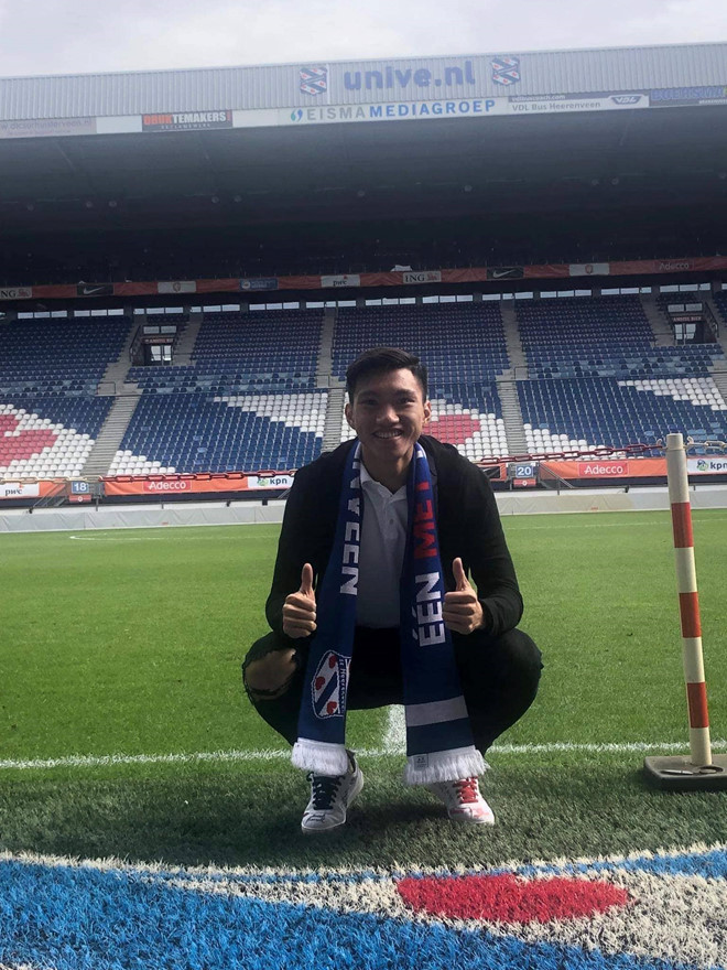 van hau chinh thuc tro thanh tan binh clb sc heerenveen voi so ao 15