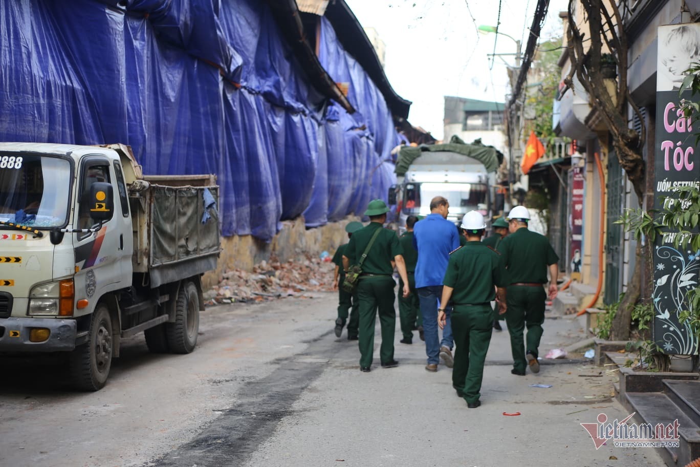 8 ngay sau vu chay rang dong bo doi hoa hoc tat ta giam dinh o nhiem