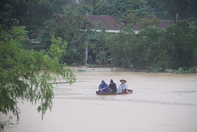 am anh nhung ngoi lang chim sau trong bien nuoc