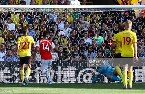 watford 2 2 arsenal cong lam thu pha phao thu nhoc nhan kiem 1 diem