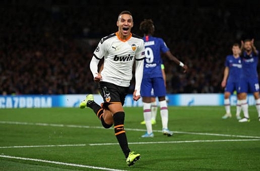 da hong penalty chelsea that bai toi thieu truoc valencia 31919