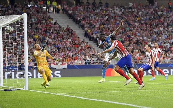 atletico 2 2 juventus danh roi chien thang phut 90