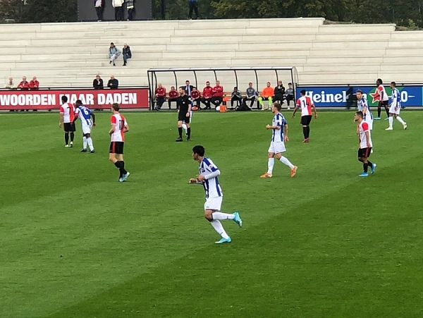 van hau da chinh trong ngay heerenveen cam hoa kich tinh truoc feyenoord