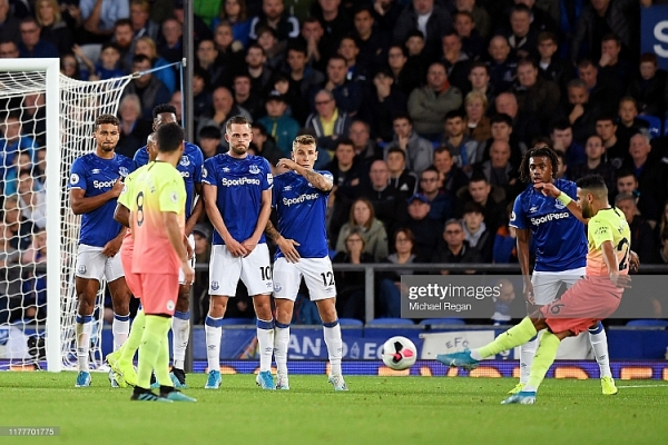 everton 1 3 man city sieu pham keo trai tiep tuc bam duoi