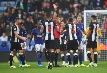 Leicester City 5-0 Newcastle United: Bước ngoặt thẻ đỏ, đại tiệc bàn thắng