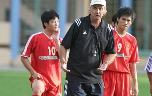 Cựu huấn luyện viên trưởng ĐT Việt Nam - Alfred Riedl qua đời