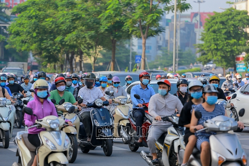 Nhiều tuyến phố ùn tắc trở lại ngày đầu Hà Nội kết thúc đợt giãn cách thứ 4