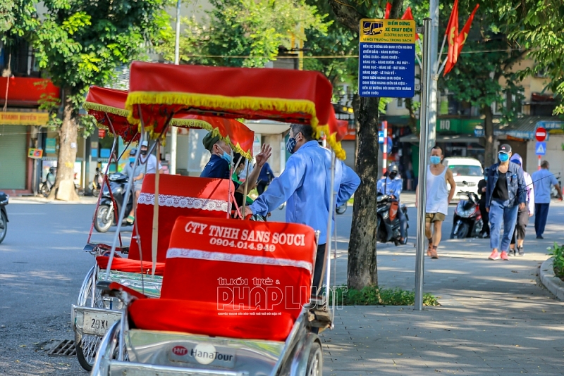 Chùm ảnh: Có một mùa Thu Hà Nội khác lạ