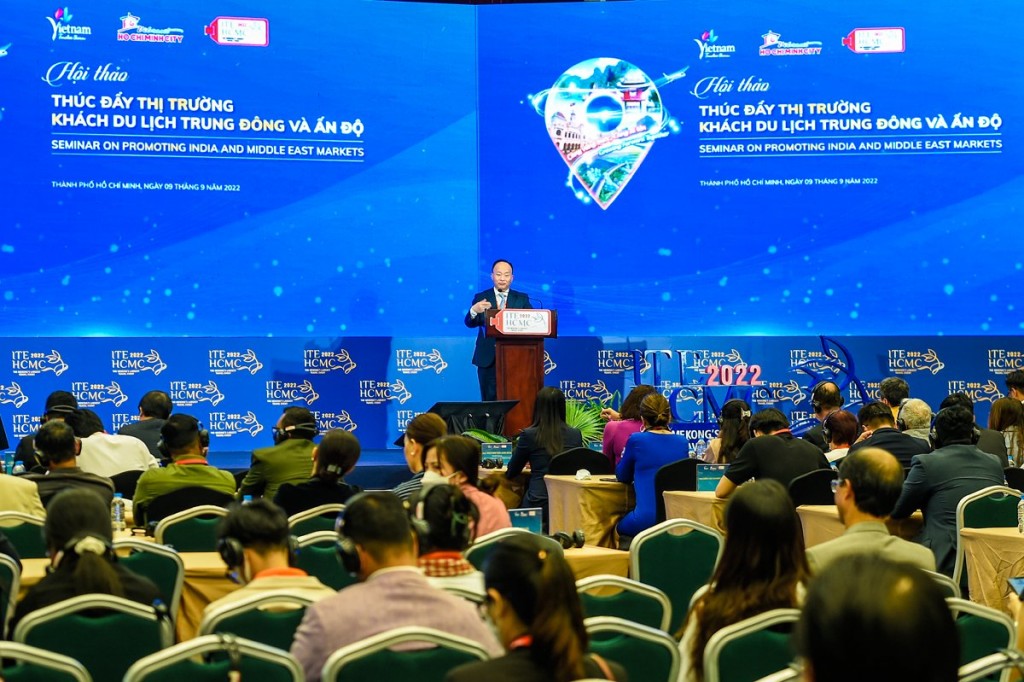 Đại sứ đặc mệnh của Việt Nam tại Qatar Trần Đức Hùng chia sẻ tại hội thảo