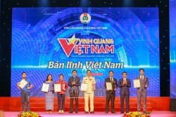 Vinh quang Việt Nam năm 2022: Tôn vinh những tấm gương khát vọng vươn lên, dũng cảm hy sinh