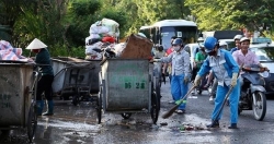 Hà Nội rà soát việc đấu thầu thu gom rác thải trên địa bàn