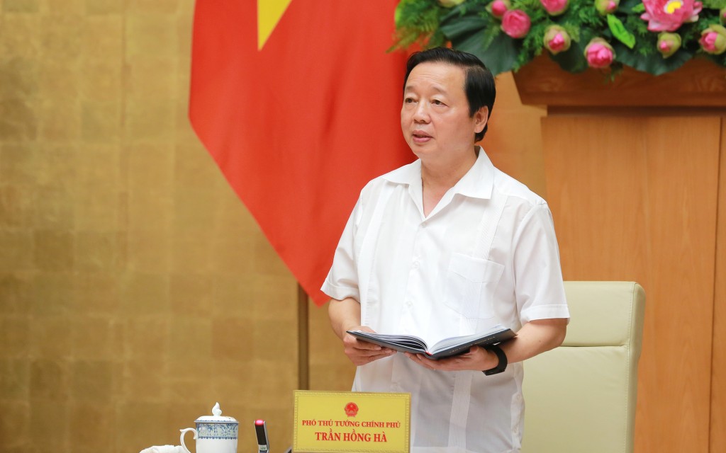 Phó Thủ tướng Trần Hồng Hà yêu cầu các bộ, ngành, địa phương chỉ rõ khó khăn trong giải ngân vốn đầu tư công thuộc cấp nào và đề xuất giải quyết bằng các giải pháp và biện pháp cụ thể - Ảnh: VGP/Minh Khôi