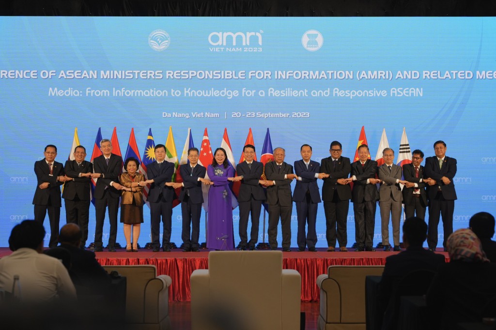 Bộ trưởng Thông tin các nước thành viên ASEAN đã thông qua các văn kiện mới, ghi nhận kết quả và tiến trình đạt được trong khuôn khổ hợp tác lĩnh vực thông tin (ảnh Út Vũ)