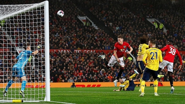 man utd 1 1 arsenal var len tieng bat phan thang bai