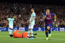 Barcelona 2-1 Inter Milan: Cú đúp mang tên Suarez, Barca thắng kịch tính