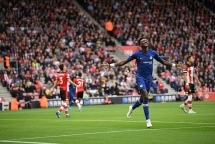 southampton 1 4 chelsea hang cong bung no the blues thang tran thu 4 lien tiep