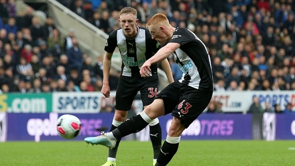 newcastle 1 0 man utd chim sau vao khung hoang