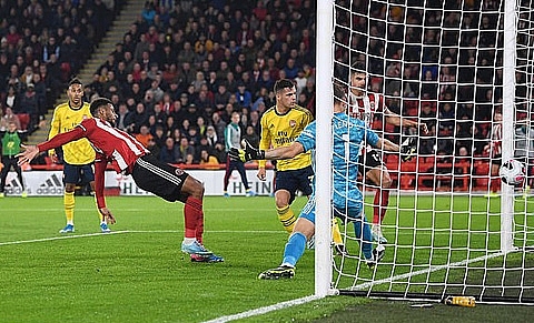 sheffield united 1 0 arsenal hang cong vo duyen phao thu de thua muoi mat