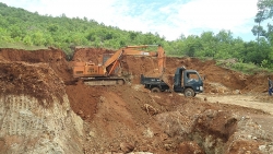 hai duong dong cua mo dat doi nui mot tai thi xa kinh mon