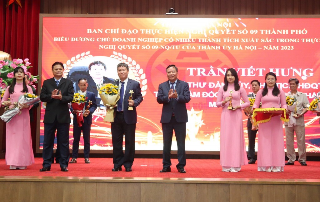 Hà Nội lập thêm 90 tổ chức Đảng trong doanh nghiệp ngoài Nhà nước