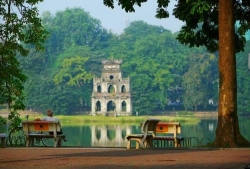 ho hoan kiem tho mong giua thu ha noi