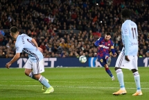 barcelona 4 1 celta messi ve 2 sieu pham barca giu vung ngoi dau