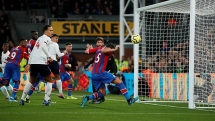 Thắng kịch tính, Liverpool có 3 điểm trước Crystal Palace