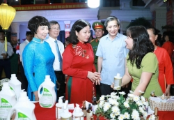 Lãnh đạo thành phố dự Ngày hội Đại đoàn kết tại quận Ba Đình