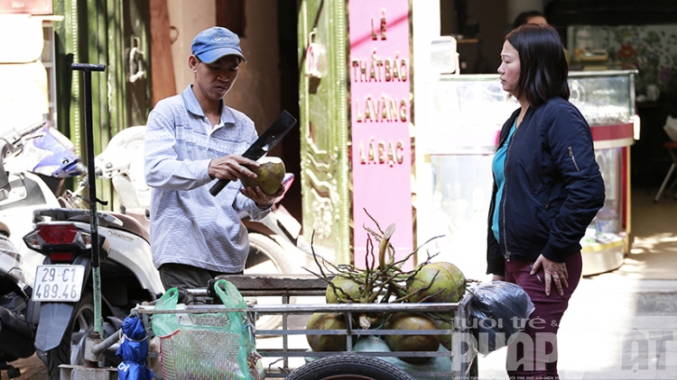 ganh hang rong giua chon phon hoa