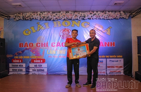 giai bong da bao chi cac tinh thanh lan thu v dien ra thanh cong va tot dep