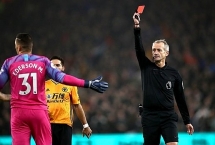 Thua ngược Wolves, Man City giương cờ trắng trong cuộc đua với Liverpool