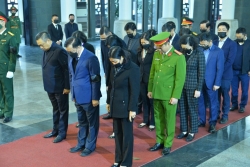 Đoàn đại biểu thành phố Hà Nội viếng đồng chí Vũ Oanh