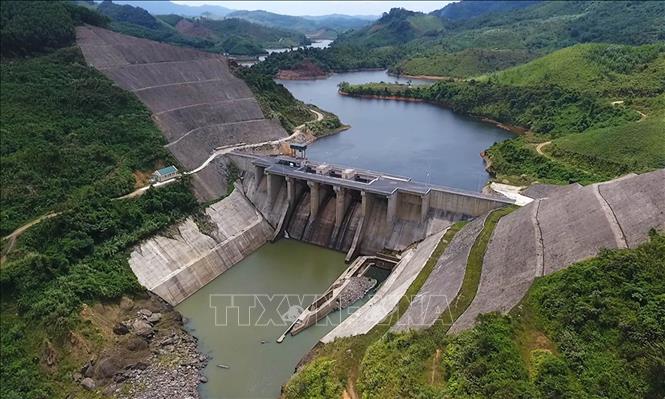 Khẩn trương xác định nguyên nhân rò rỉ đường ống dẫn nước nhà máy Thủy điện A Lưới