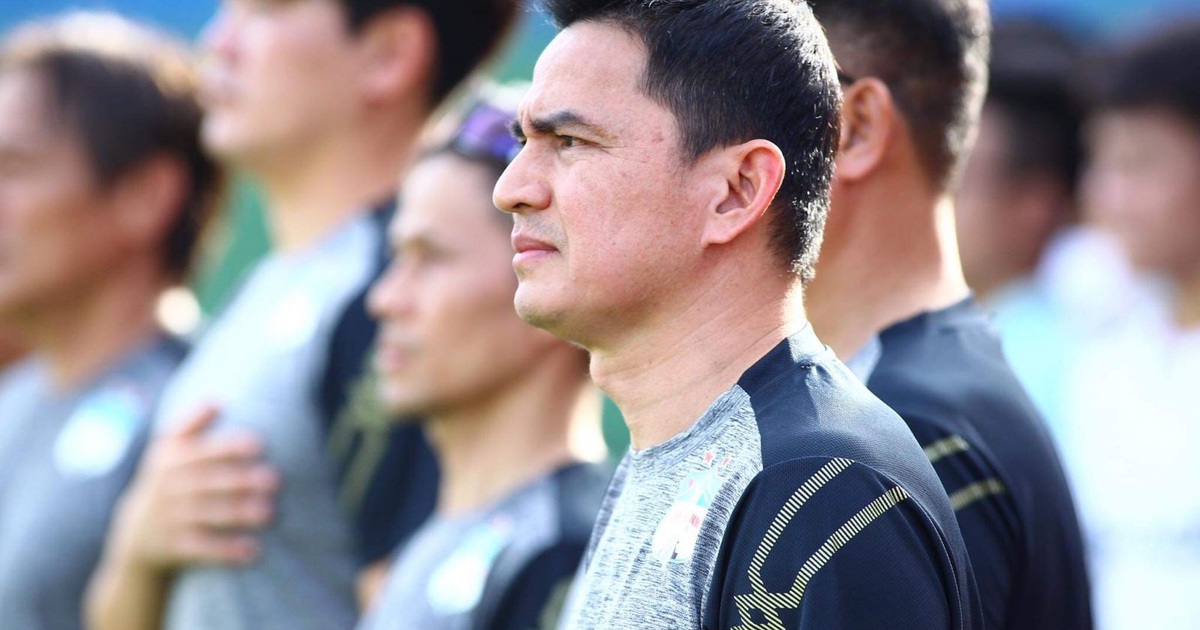 Kiatisuk và những huấn luyện viên nổi tiếng hiện diện ở V-League 2021