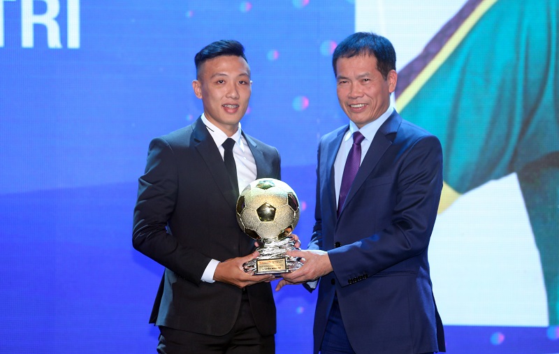 VFF - Văn Quyết, Huỳnh Như và Minh Trí đoạt Quả bóng Vàng Việt Nam 2020