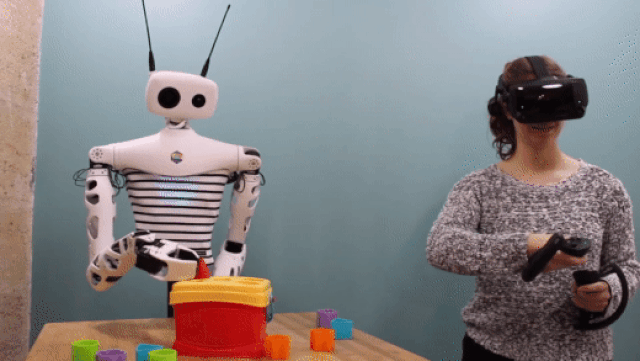 CES 2021: Chiêm ngưỡng robot dọn nhà, nấu ăn, đánh đàn piano cực 