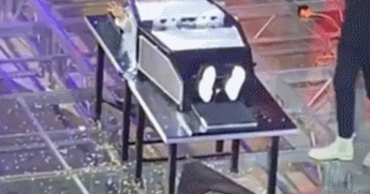 Clip "màn ảo thuật cưa đôi người bị khán giả bóc mẽ" gây sốt tuần qua