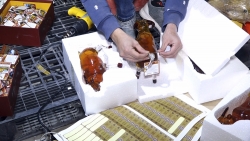 Triệt phá cơ sở sản xuất rượu giả nhãn mác nước ngoài