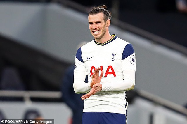 HLV Mourinho tức giận, muốn tống khứ "người thừa" Gareth Bale