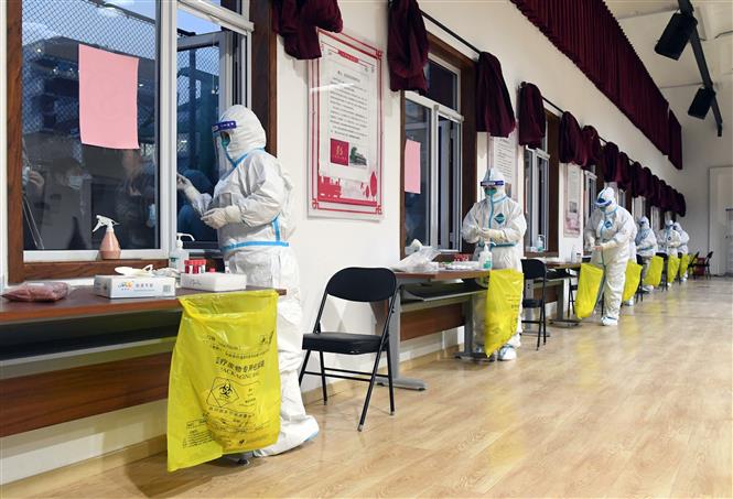 COVID-19 tới 6h sáng 27/1: Mỹ mua thêm 200 triệu liều vaccine; Pháp kỷ lục người nhập viện