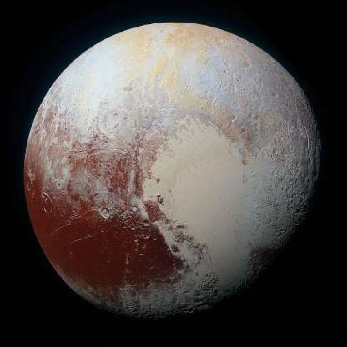 Sao Diêm vương từng được coi là hành tinh thứ 9 trong Hệ Mặt trời nhưng năm 2006 đã bị &quot;giáng cấp&quot; xuống chỉ còn là một &quot;hành tinh lùn&quot;. Dù thay đổi tình trạng liên tục nhưng một điều không thể phủ nhận là vẻ đẹp ngoạn mục của Sao Diêm Vương qua bức ảnh được chụp từ tàu thăm dò New Horizons của NASA.