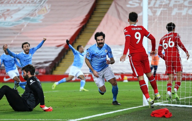 Liverpool 1-4 Man City: Ba phút thảm họa của thủ thành Alisson - 2