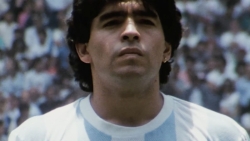 diego maradona chan dung mot cau thu vi dai va mot con nguoi do vo