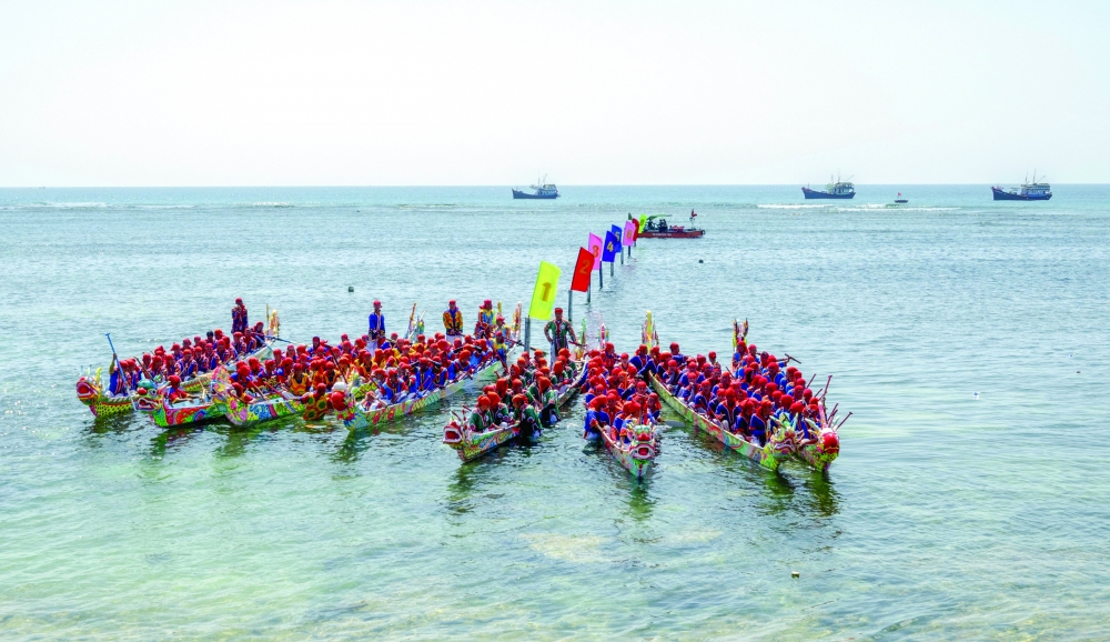 Đua thuyền Tứ Linh, một trong những lễ hội thu hút nhiều du khách đến Lý Sơn